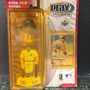 Yankees baseball card 2002 MLB Play Makers Roger Clemens bobble head figure